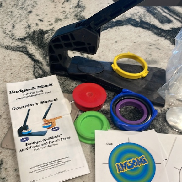 Kids Button Maker Kit with Orange Press - Picture 1 of 6